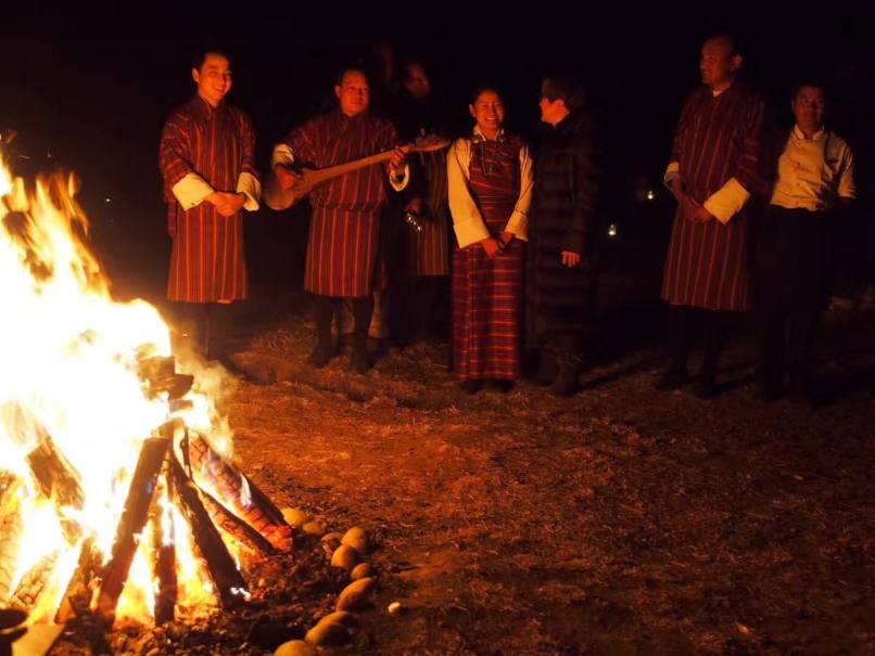 Bhuthan Luxury Holiday Amankora Live Music with Bonfire Bhuthan Luxury Holiday Amankora Live Music with Bonfire